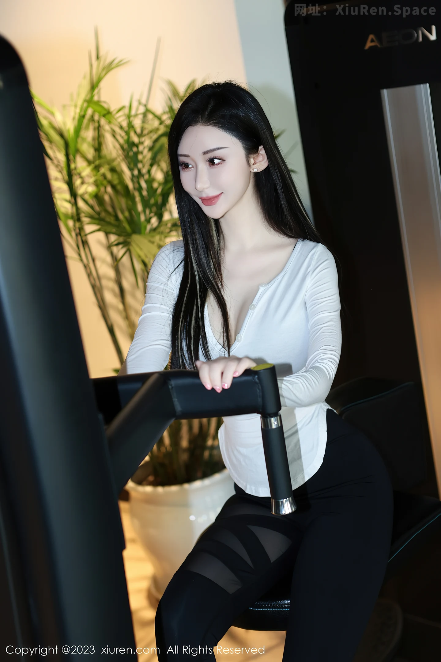 图片[3]-[XiuRen秀人网]VOL.7705 模特田兮白脱白色上衣露性感黑色比基尼服饰秀完美身材诱惑写真89P-秀人网官方网站